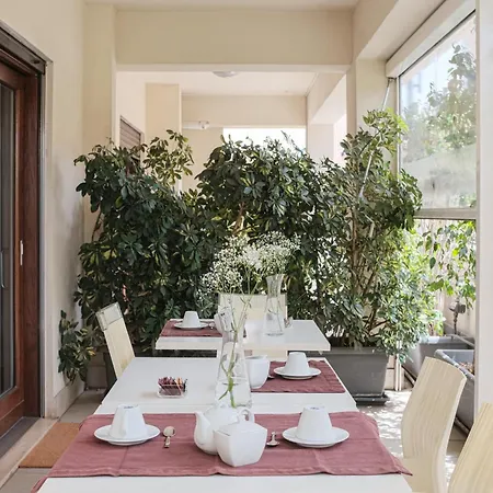 فندق مبيت وإفطار Maison R Boutique 2*