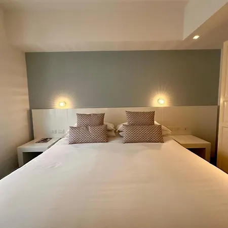 Maison R Boutique 4*